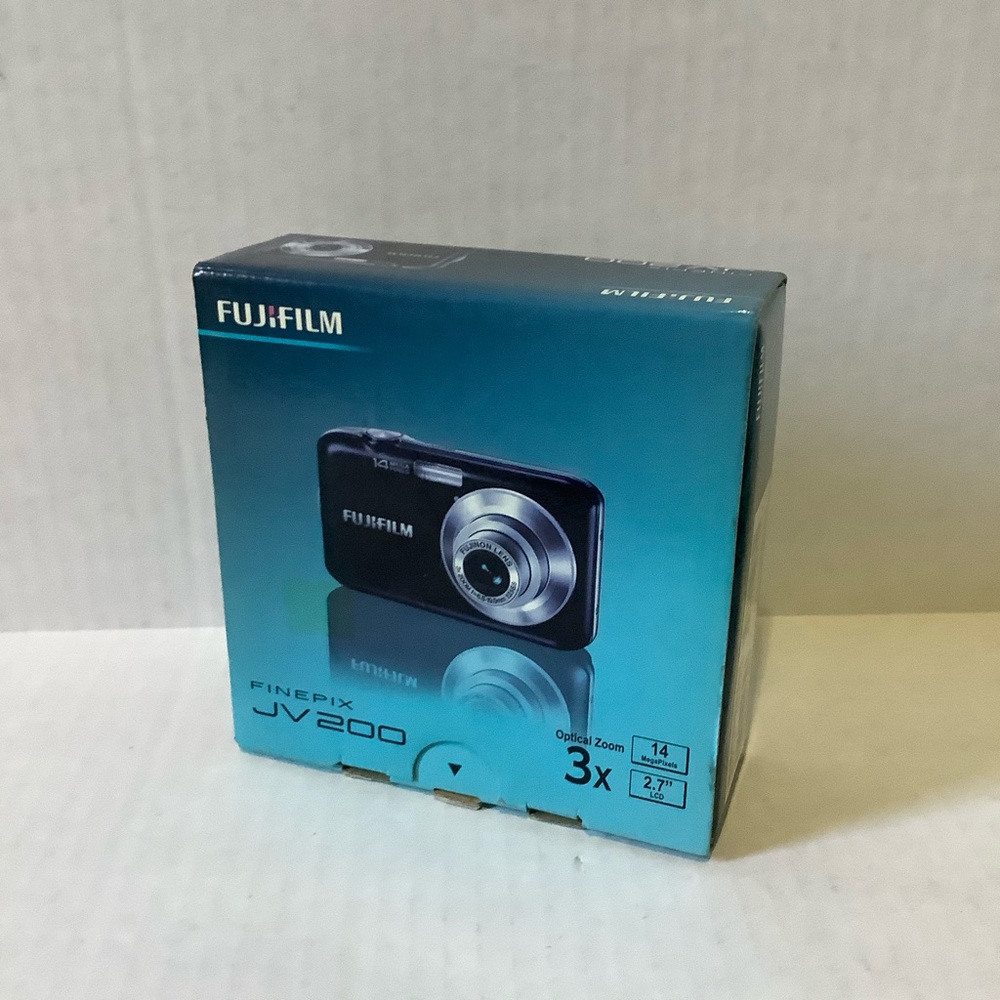 FujiFilm Finepix Digital Camera JV200